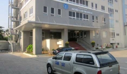 Rơi từ tầng 8 xuống đất, một trưởng phòng Bảo hiểm xã hội tử vong